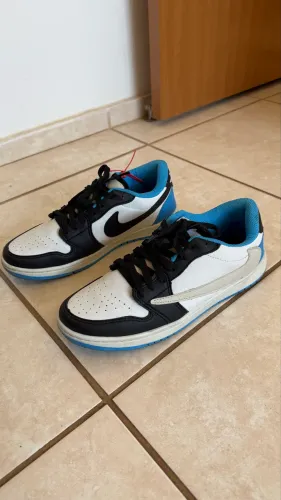 Dois Tênis da Nike - 41