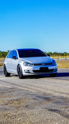 Volkswagen Golf Highline 1.4 TSI Total Flex Aut. 2016