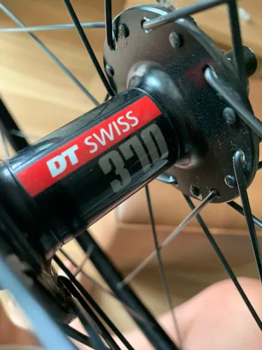 Roda DT SWISS 370 32 furos