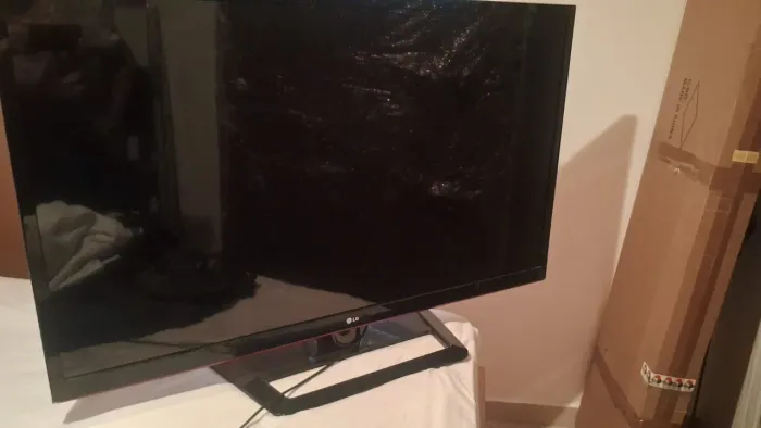 LG 47LM4600 é uma TV LED de 47 polegadas Full HD ( sem controle remoto)