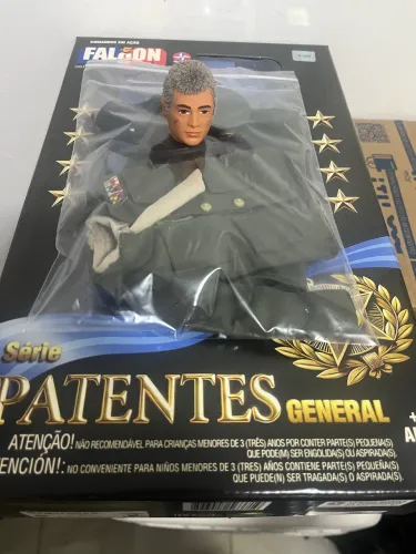 Aventura completa falcon general e cabeça sem o boneco 