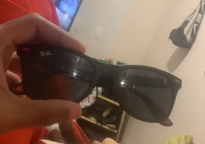 Óculos da RAY-BAN  edição Scuderia Ferrari