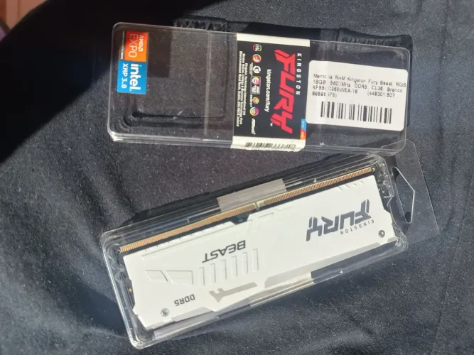 Memória RAM DDR5 16 GB Fury Beast RGB 5600mhz