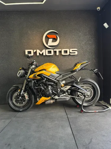 TRIUMPH STREET TRIPLE 765 RS - 2025