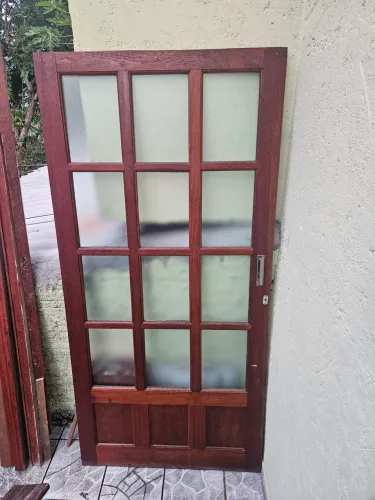 Porta de madeira 2,10mx1m
