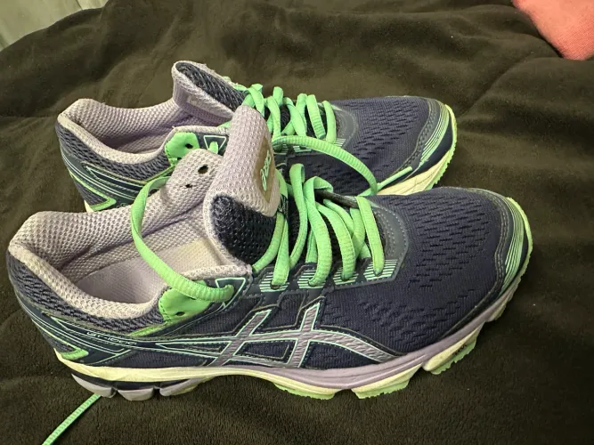 Tênis ASICS Feminino Original - Excelente estado