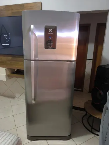 Geladeira Eletrolux inox