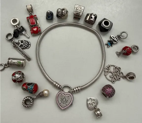 PULSEIRA PANDORA E BERLOQUES VIVARA E PANDORA, ORIGINAIS!