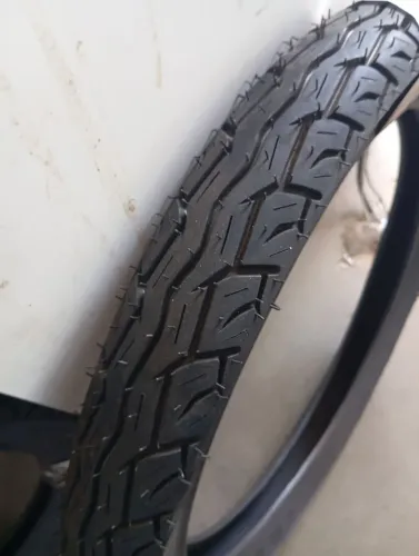 Pneu Dianteiro marca Bora Titan/Ybr