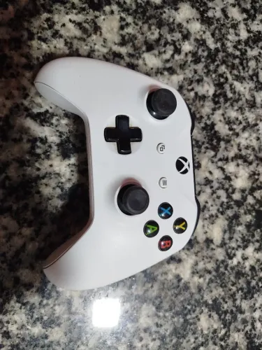 Um controle de Xbox 