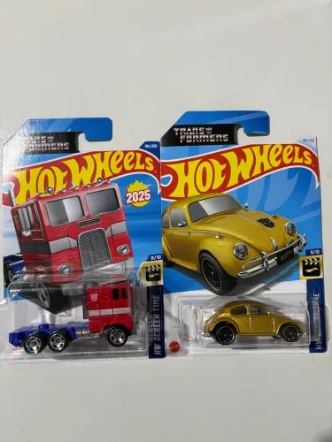 Hot Wheels Optimus Prime + Bumblebee Transformers