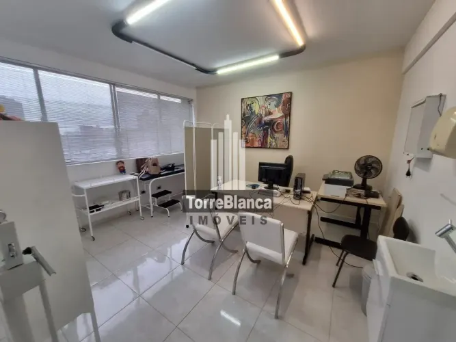 Locação - Sala Comercial Mobiliada, Ed. Executive Center, Centro.