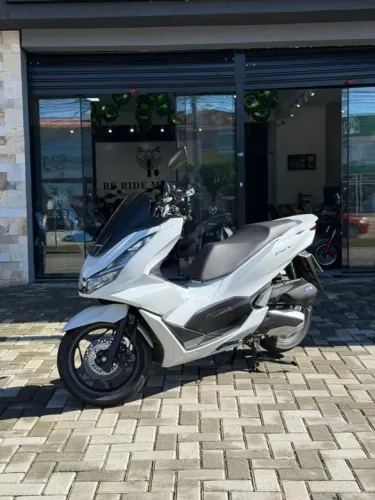 PCX UNICA 2025 impecavel