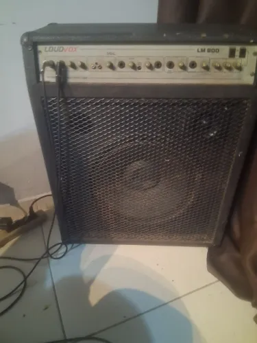 Caixa amplificada loud vox
