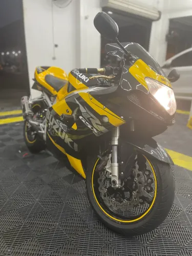 Suzuki GSXR 750 SRAD