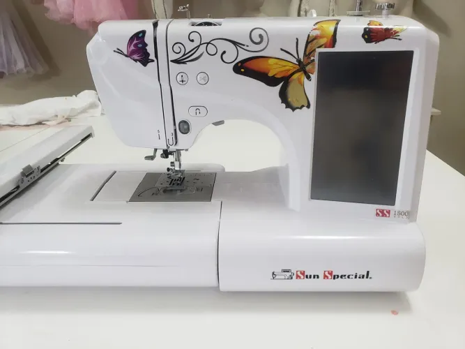 Maquina de bordar e costurar ss1500 sun special