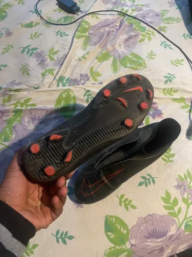 Chuteira Nike phanton , número 37 