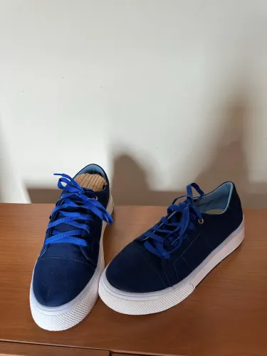 Tênis feminino azul