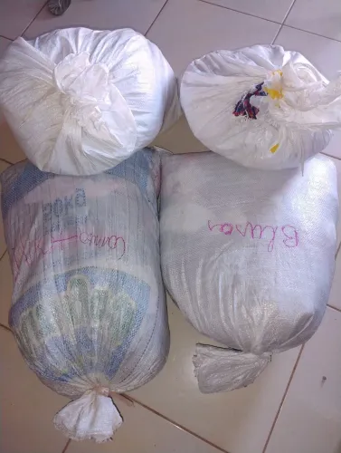Vendo lote de roupas usadas - 5 fardos | venda em grande quantidade