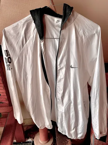 Jaqueta Nike original com capuz M