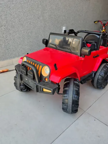 Carro elétrico Jeep Infantil com controle remoto