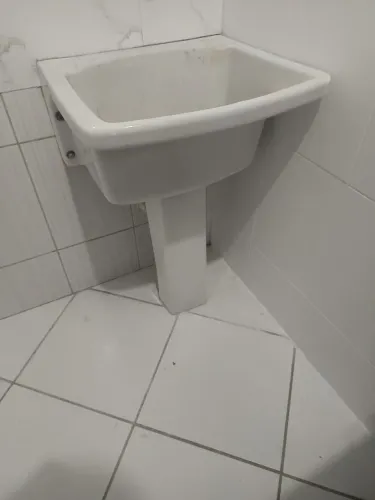 Tanque em porcelana