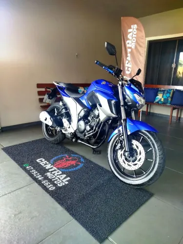 Vende-se FZ25 Fazer 250 Abs *