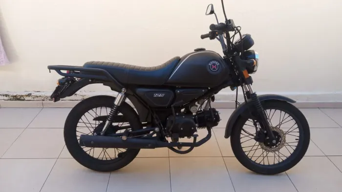 Moto Shineray pouco usada