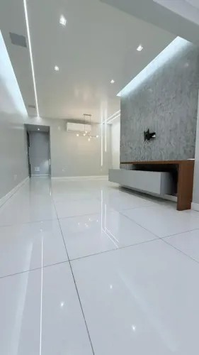 ALUGO OU VENDO LINDO SEMI-MOBILIADO DE 3/4 SENDO 1 SUÍTE, 1 VAGAS DE GARAGEM, PIAZZA TOSCA