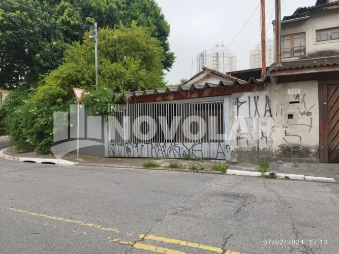 Terreno no Jardim Brasil com 161 metros quadrados, sendo 7 de frente