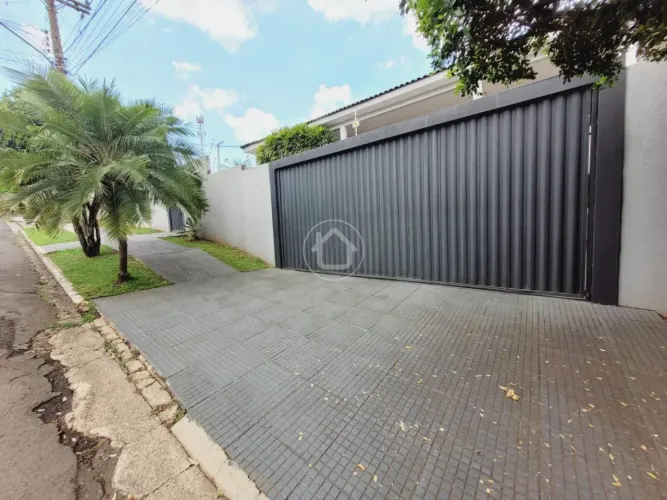 CASA AMPLA NO PLANALTO