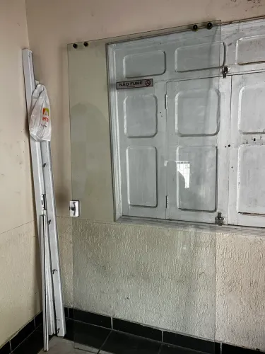 Porta de Vidro Temperado de Correr (1,00m x 2,20m) - Completa com Alumínio