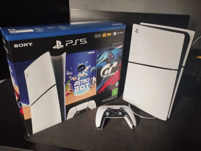 PS5 Slim Digital + Base