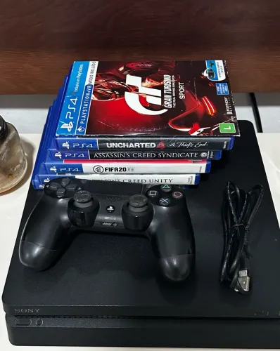 PlayStation 4 Slim com 1 TB + 6 jogos