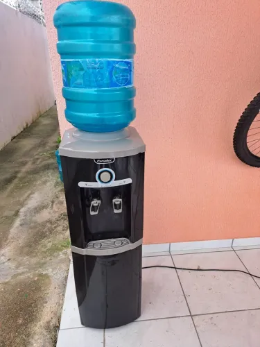 Bebedouro esmaltec já com garrafão.