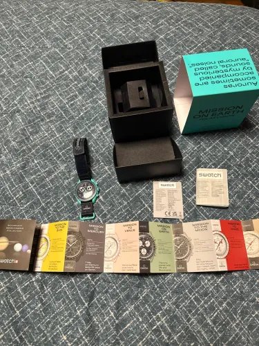 Relógio Omega x Swatch MoonSwatch Mission on Earth Polar Lights Completo com Caixa
