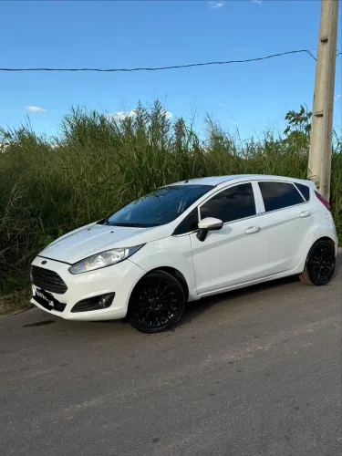 Ford Fiesta Titanium 1.6 16V Flex Mec. 2015