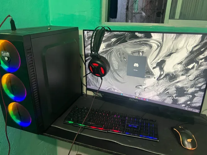 PC GAMER COMPLETO RYZEN 5 5600G, 8GB, 1TB DE SSD e 220 HD, Fonte 550W, PLACA AMD VEGA7