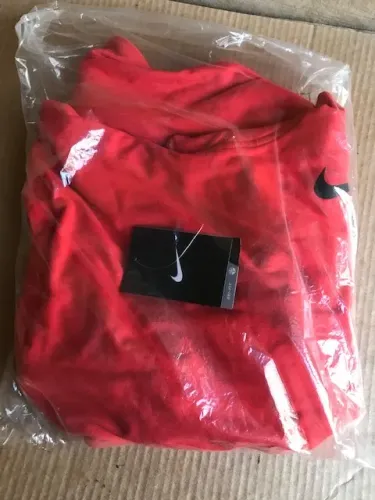 COLETE NIKE DRI FIT - COM CAPUZ - TAMANHO: "G"