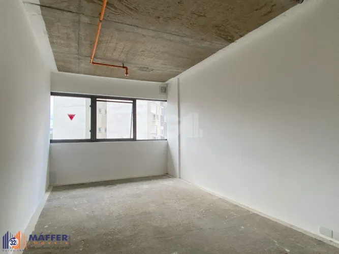 Sala comercial nova, em andar alto na Assis Brasil