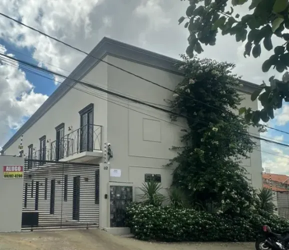 Edifício de lofts, com 16 apartamentos, sendo 7 mobiliados. Excelente para investimento.