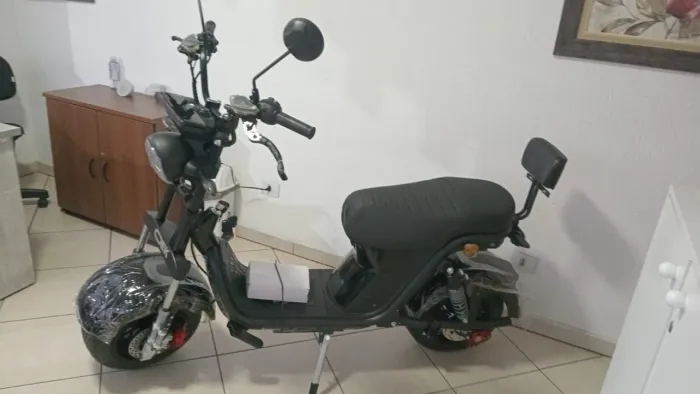 Scooter Elétrica OEK X13 1000W - Autopropelido C/ Alarme e Som Bluetooth