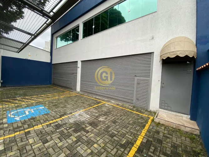 Ponto Comercial de Alto Padrão no Centro de Jacareí-SP: 6 Salas, 4 Banheiros, 4 Vagas de G