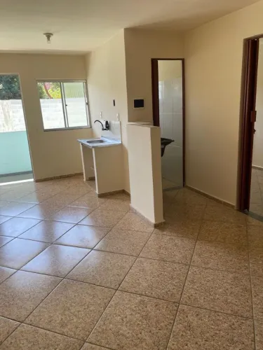Casa geminada na Taquara rua tranquila