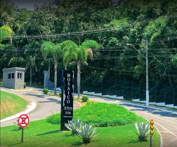 Terreno à venda no condomínio Mosaico da Serra