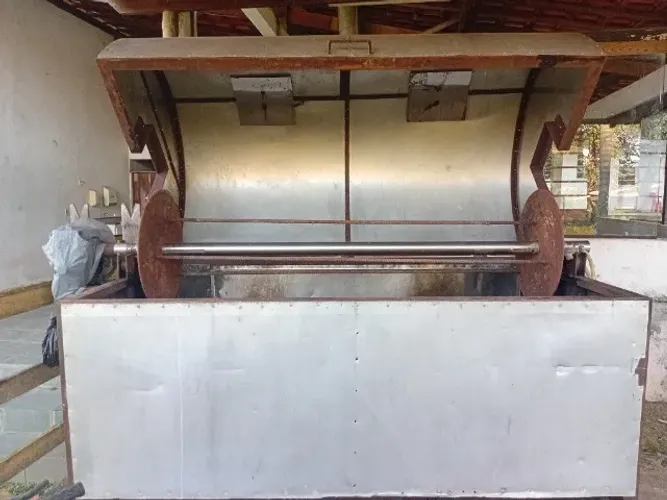 Máquina forno boi no rolete