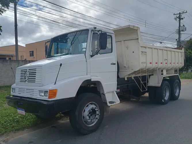 M. Benz 2318 Caçamba Tracado