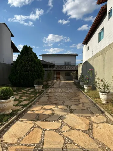 VENDO Casa de alto padrão na SMT 20 com 7 qts