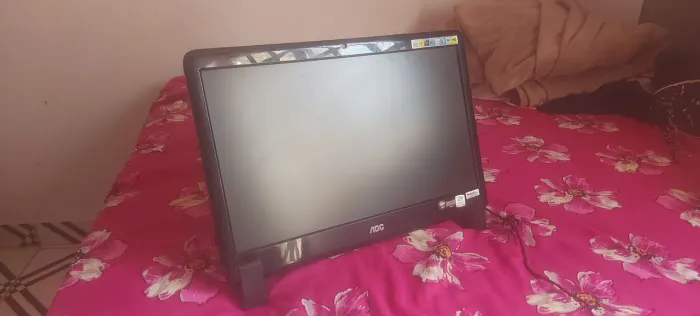 Computador all in one, CPU embutido só ligar e usar