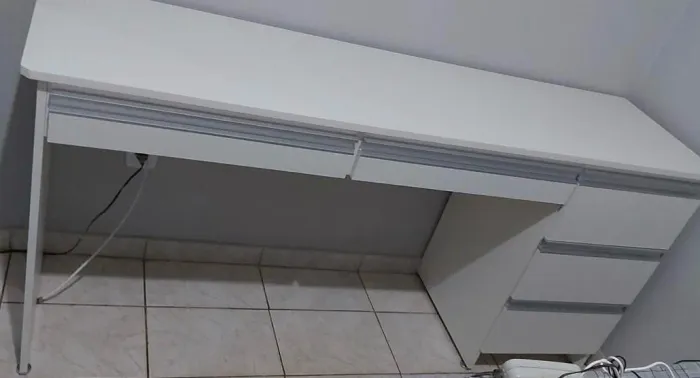 Mesa escritório Branca 5 gavetas 1,70m